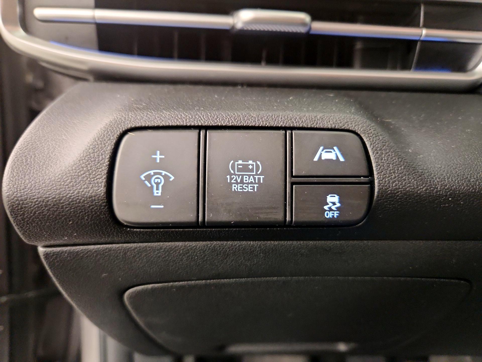 Thumbnail: 2022 Hyundai Elantra - 13
