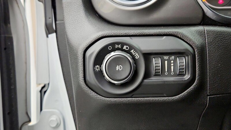 2020 Jeep Wrangler Unlimited Sahara 13