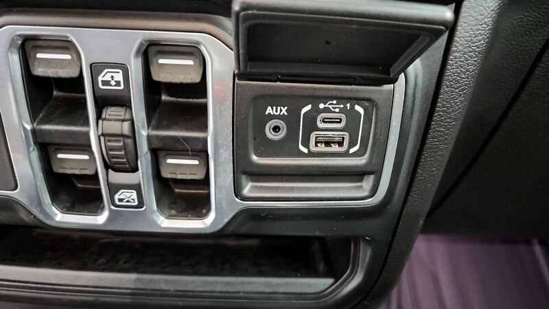 2020 Jeep Wrangler Unlimited Sahara 18