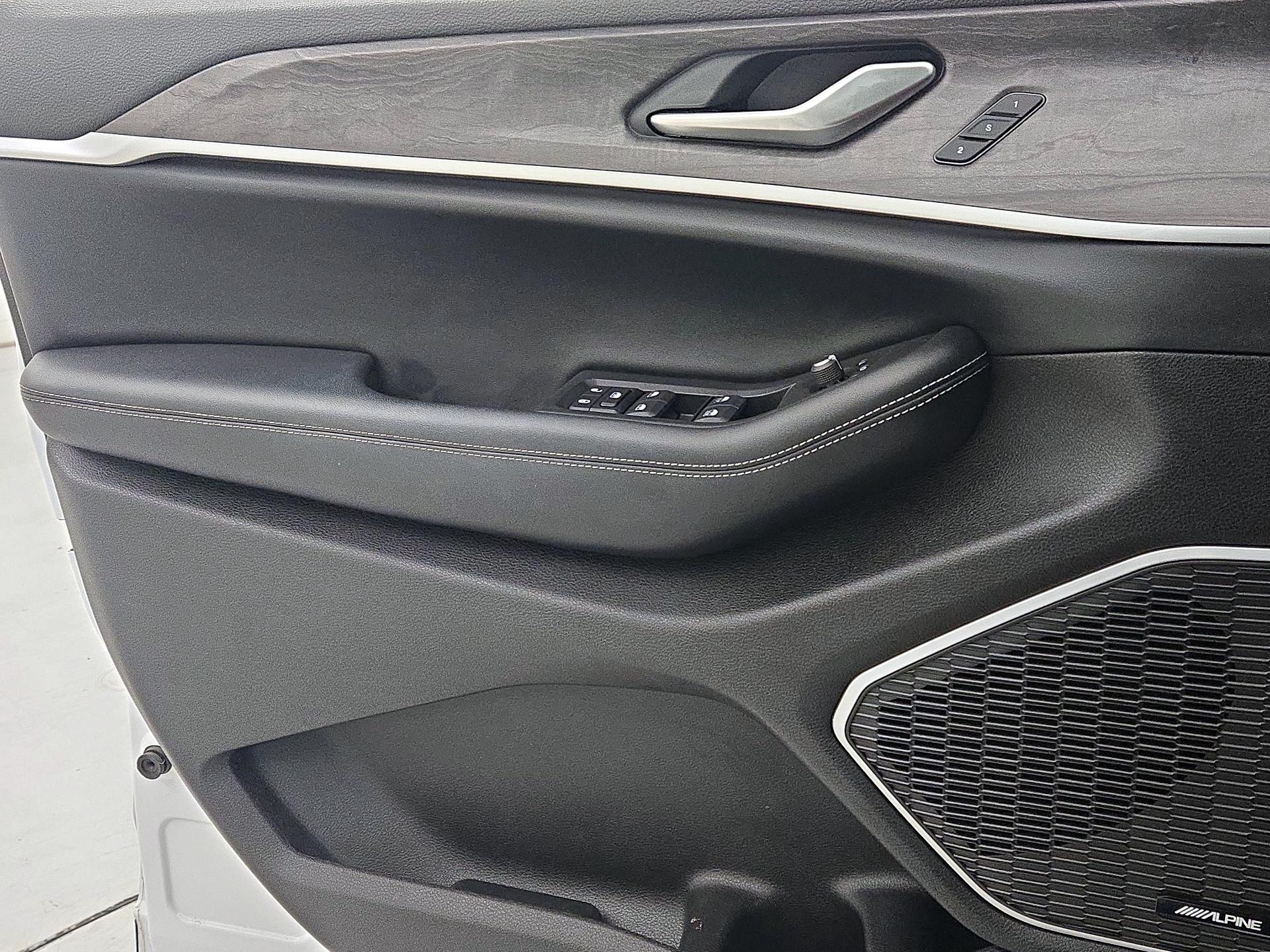 Thumbnail: 2022 Jeep Grand Cherokee - 12