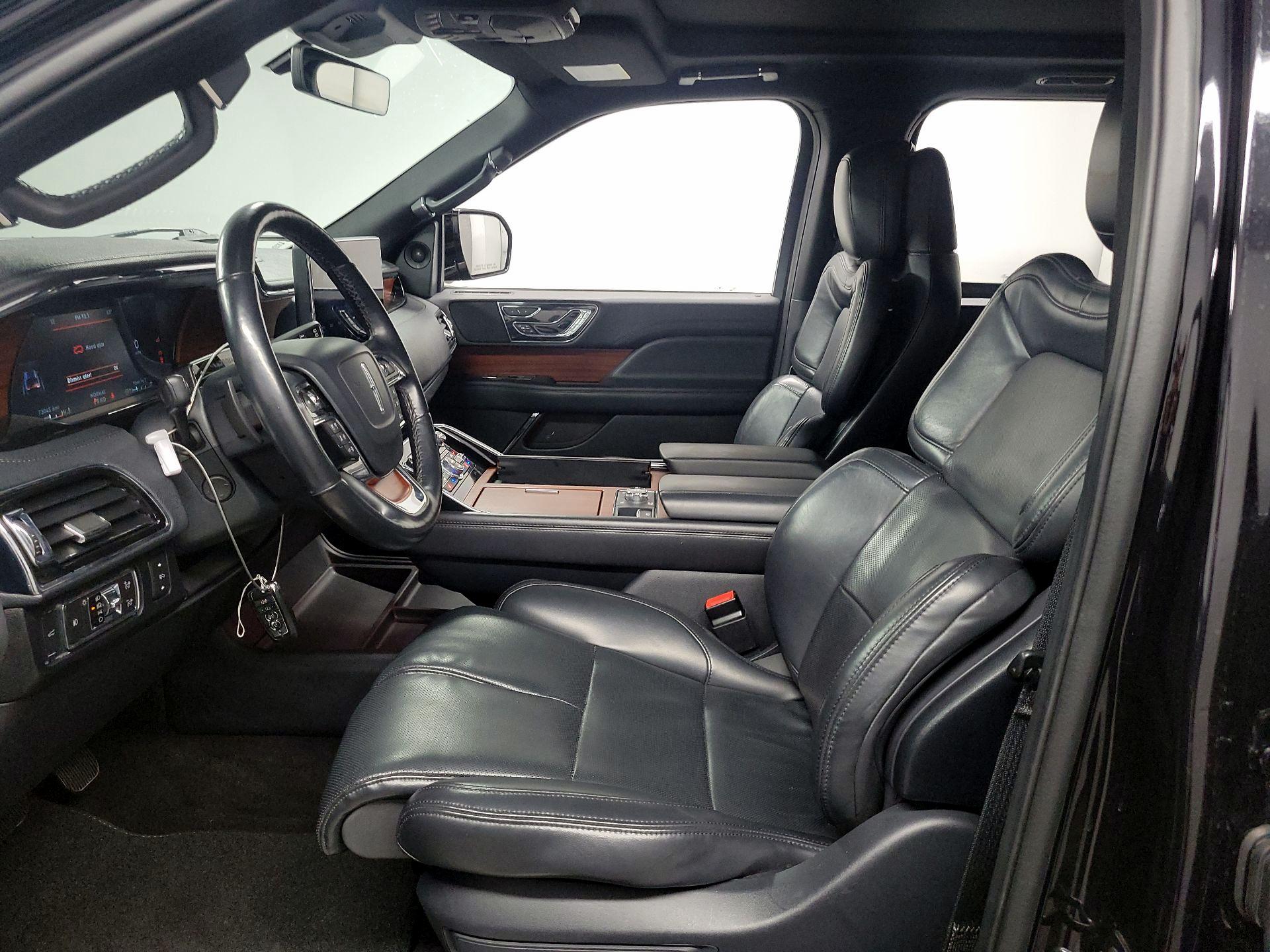 Thumbnail: 2022 Lincoln Navigator - 11