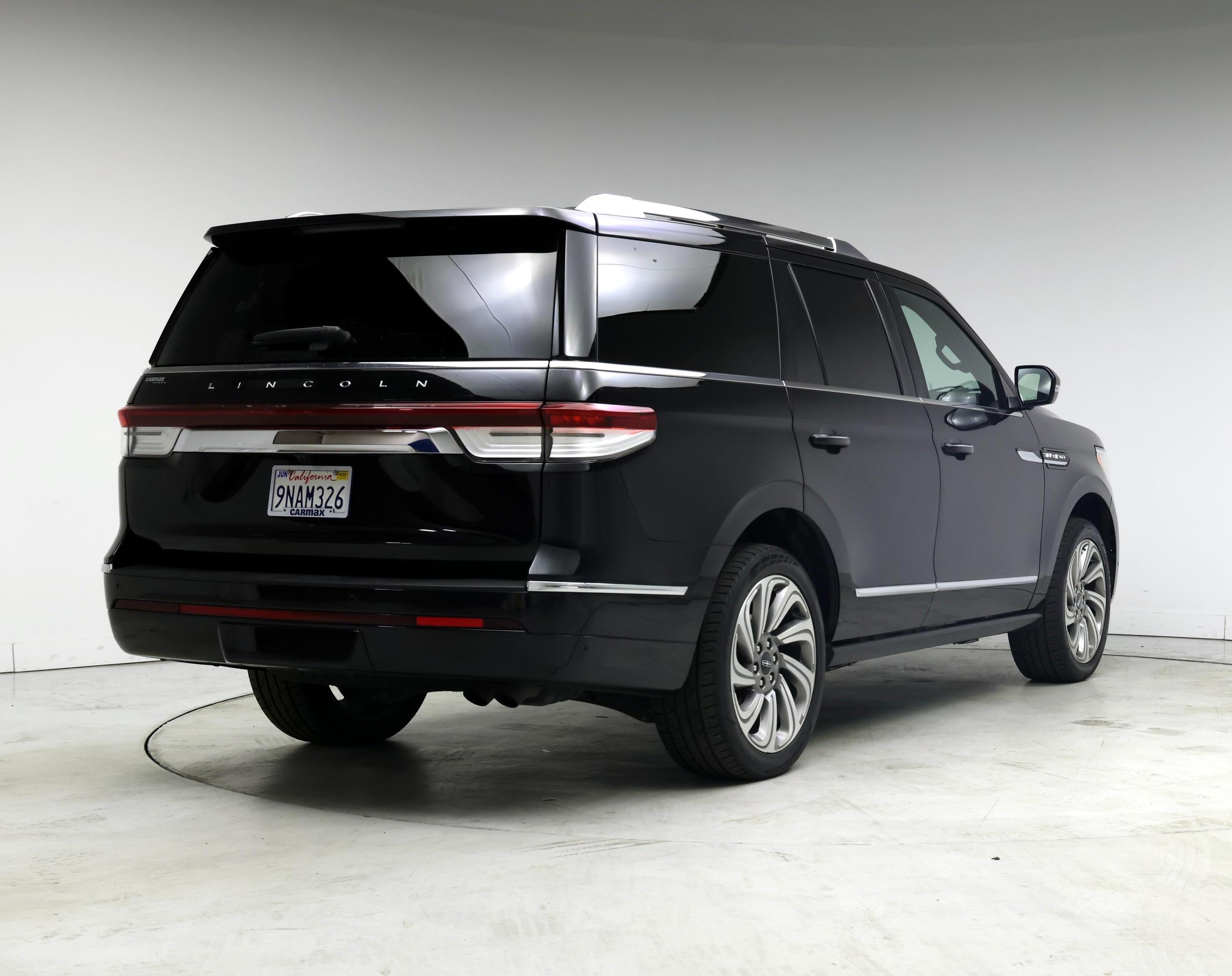 Thumbnail: 2022 Lincoln Navigator - 8