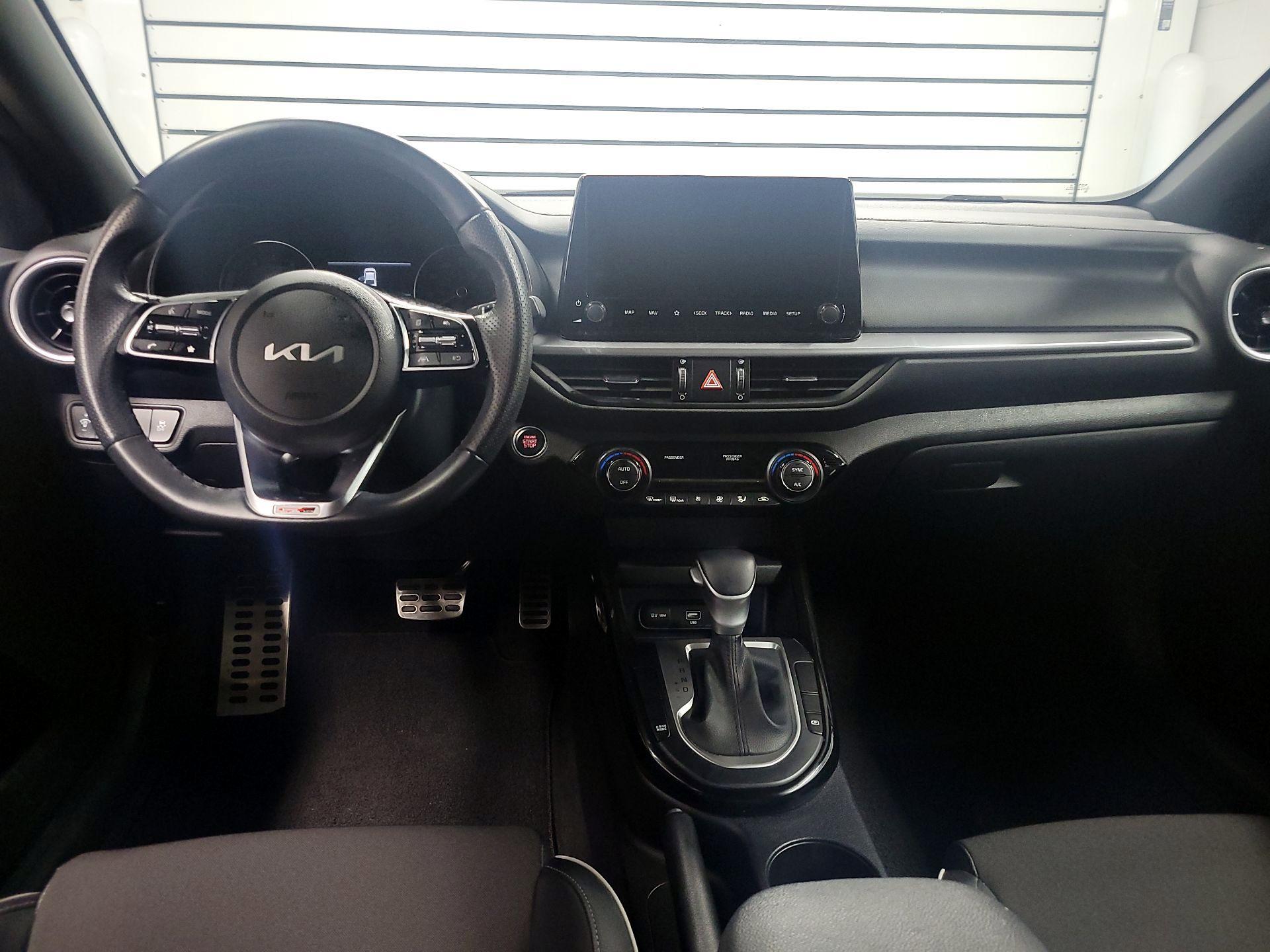 Thumbnail: 2022 Kia Forte - 9