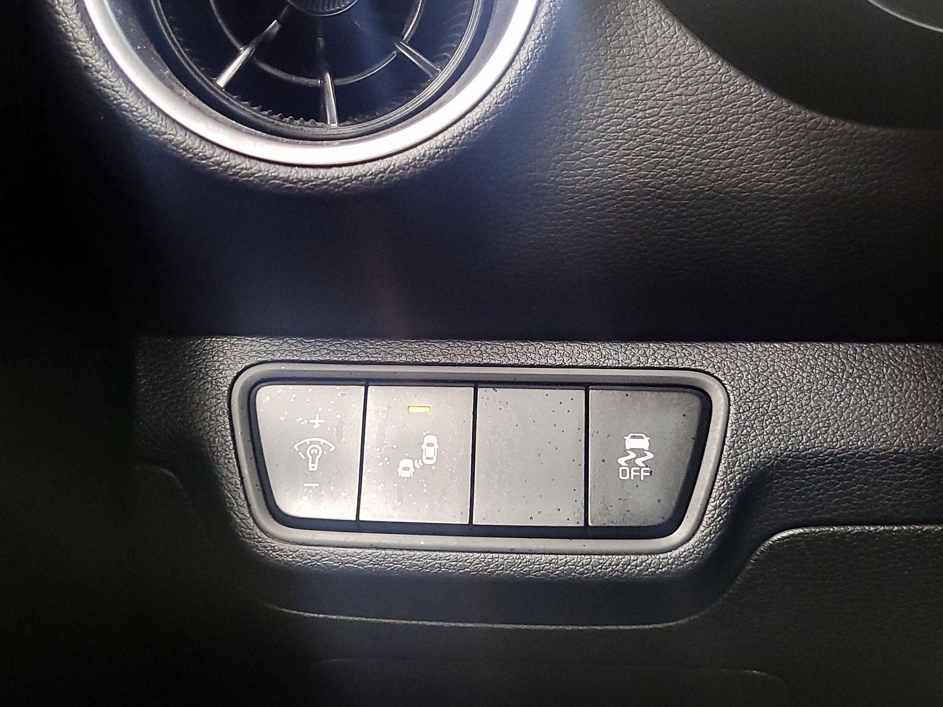 Thumbnail: 2022 Kia Forte - 13