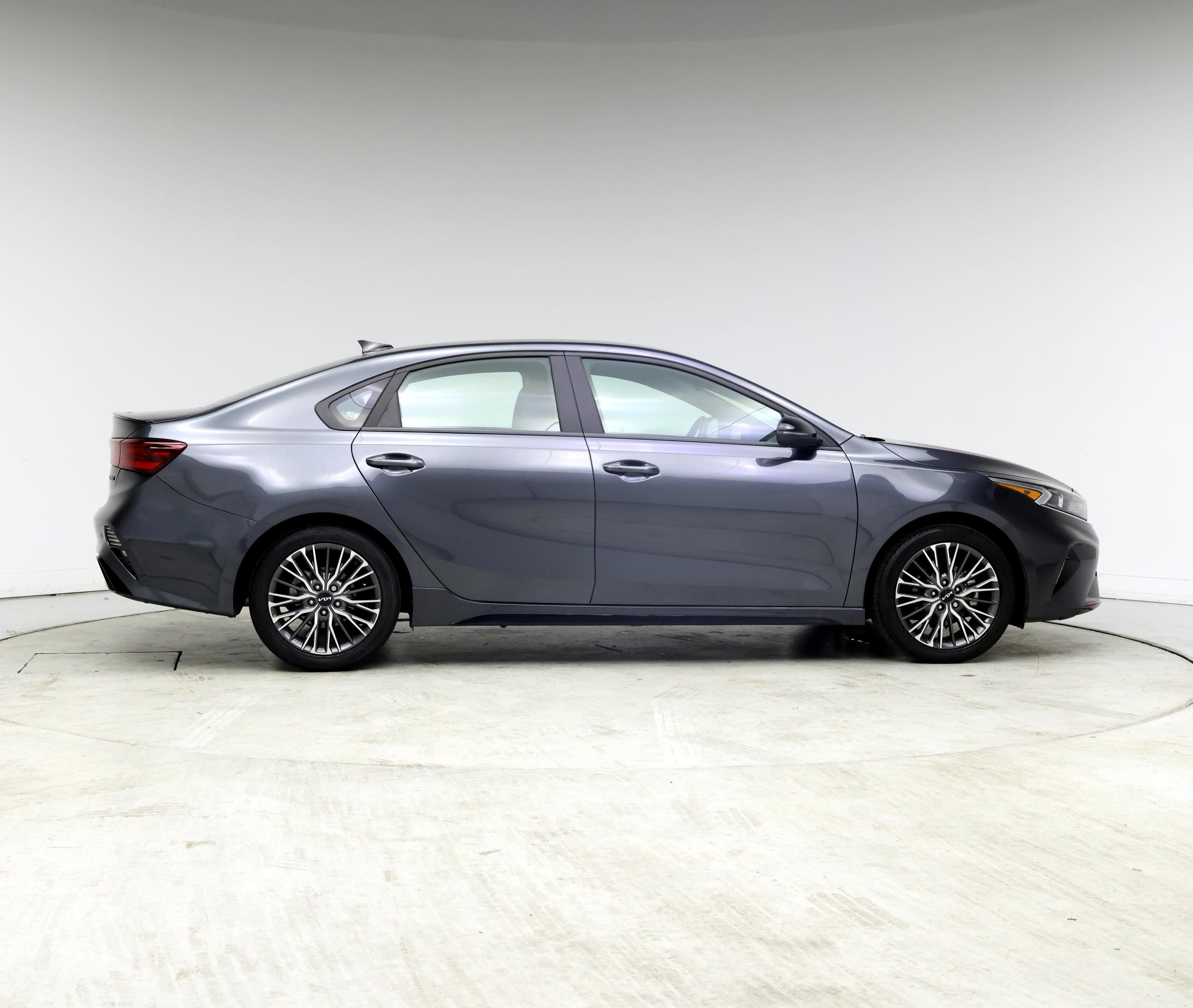 Thumbnail: 2022 Kia Forte - 7