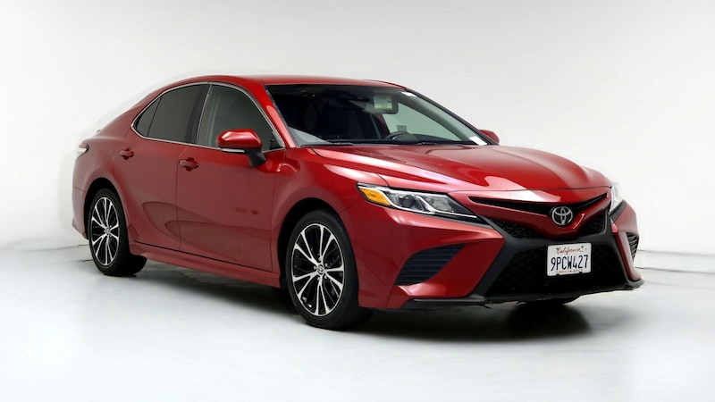 2020 Toyota Camry SE Hero Image