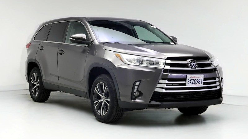 2019 Toyota Highlander LE Hero Image