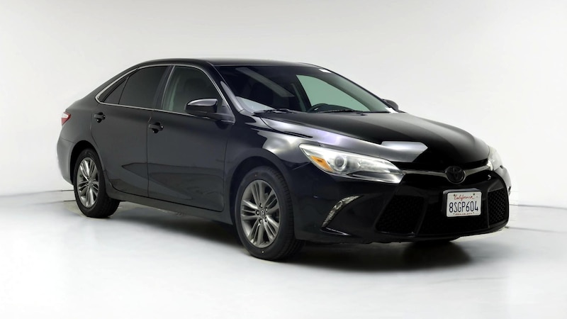 2017 Toyota Camry SE Hero Image