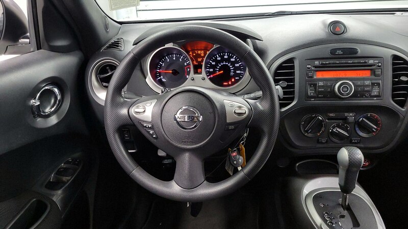 2014 Nissan Juke S 10