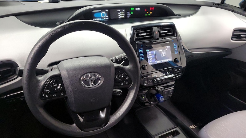 2019 Toyota Prius LE 9