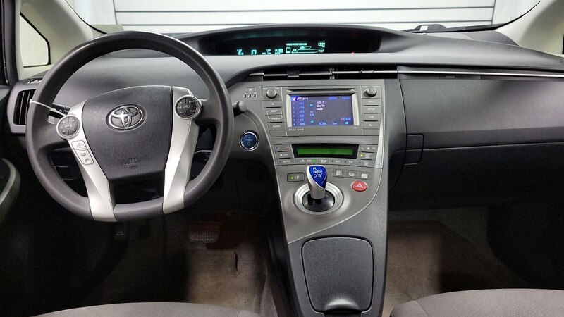 2014 Toyota Prius Three 9