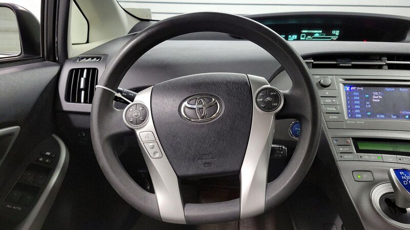 2014 Toyota Prius Three 10