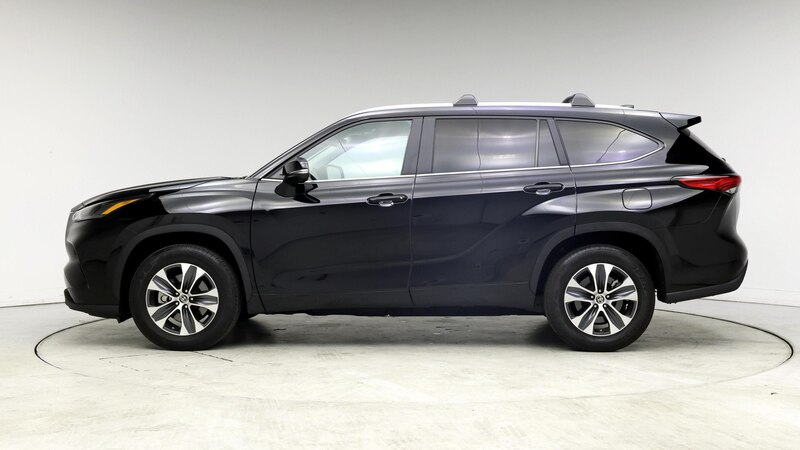 2023 Toyota Highlander XLE 3