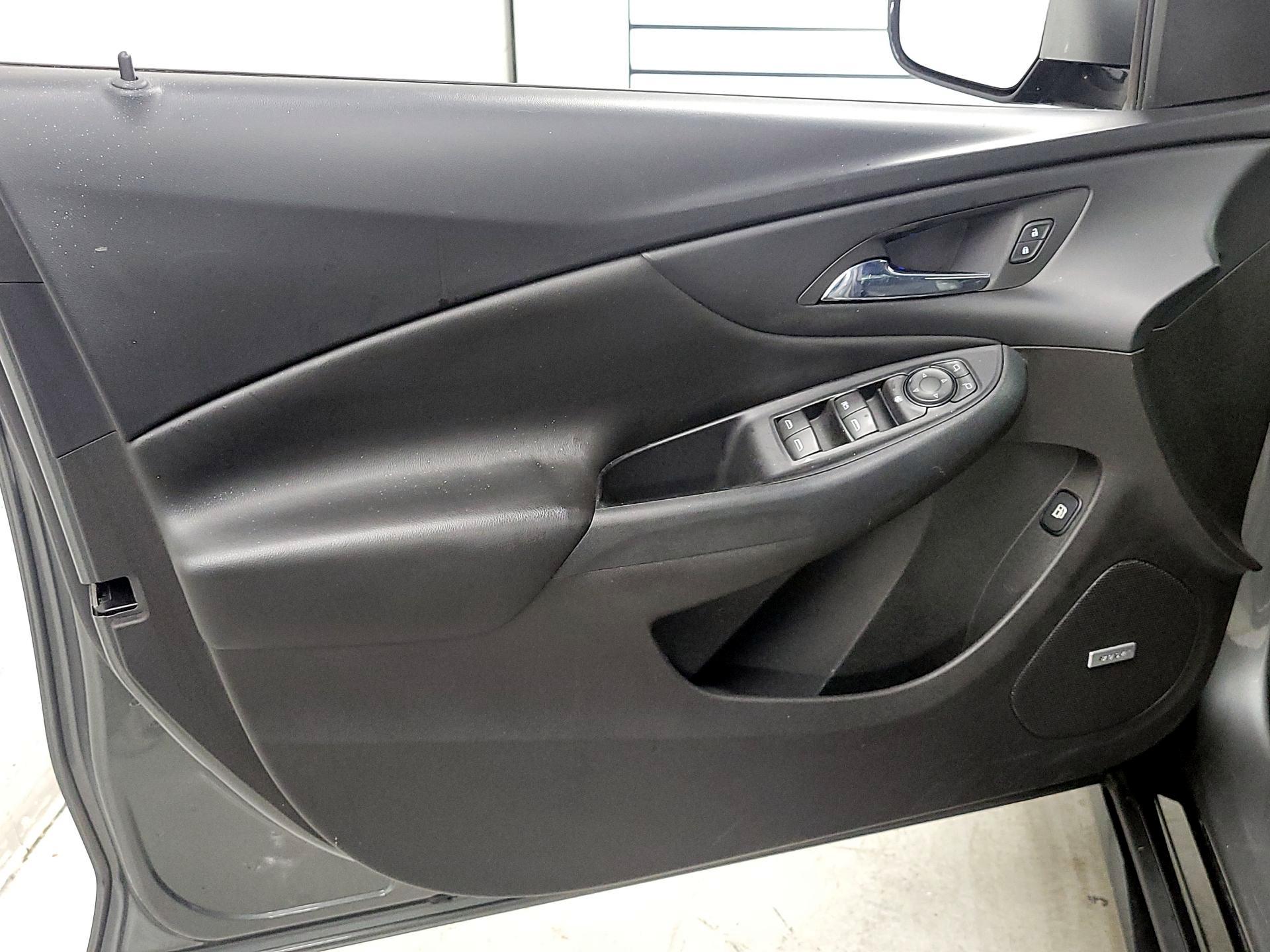 Thumbnail: 2016 Chevrolet Volt - 12