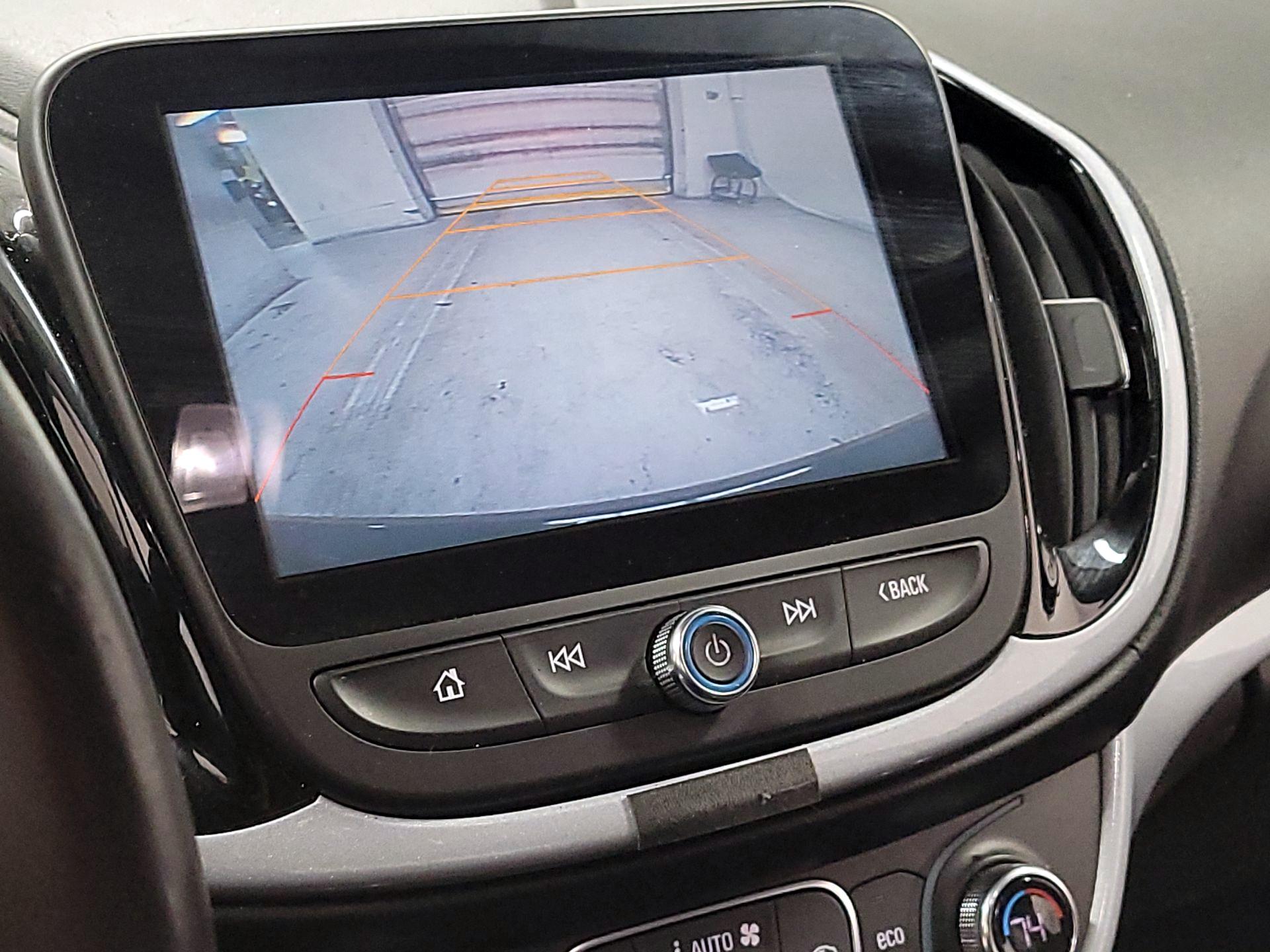 Thumbnail: 2016 Chevrolet Volt - 14