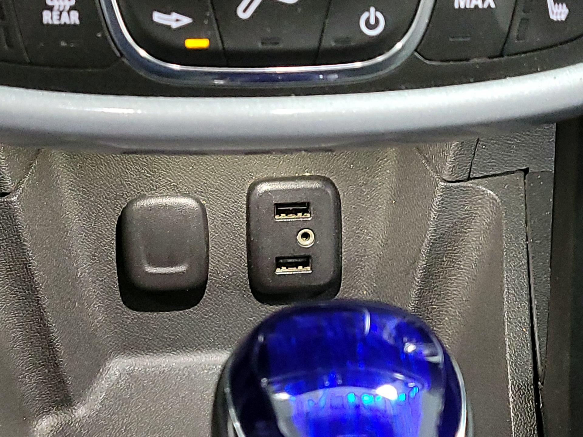 Thumbnail: 2016 Chevrolet Volt - 18