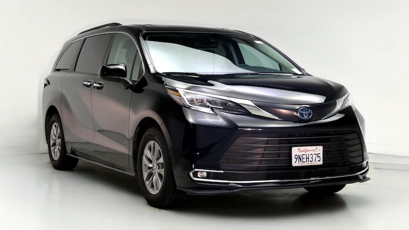 2023 Toyota Sienna XLE Hero Image