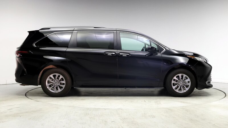 2023 Toyota Sienna XLE 7