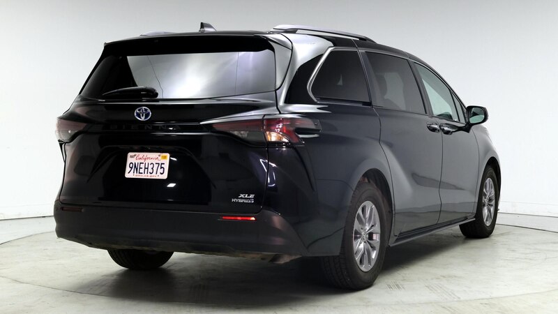 2023 Toyota Sienna XLE 8