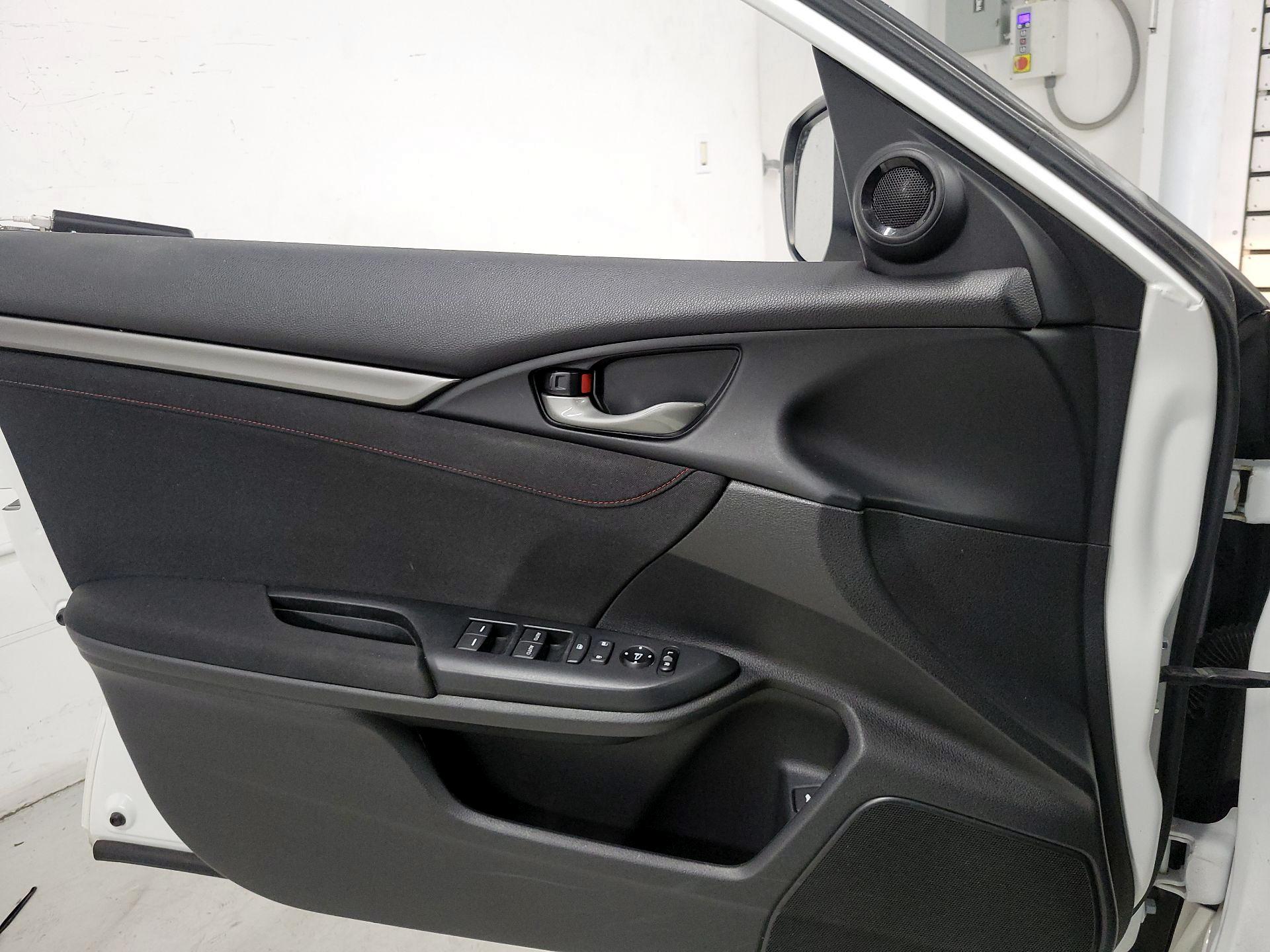 Thumbnail: 2017 Honda Civic - 12