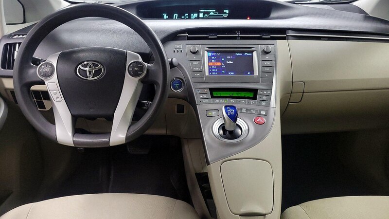 2015 Toyota Prius Two 9