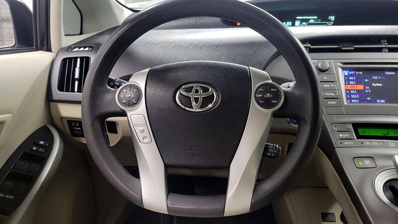 2015 Toyota Prius Two 10