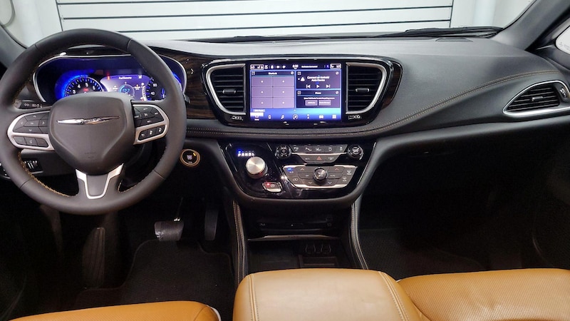 2022 Chrysler Pacifica Pinnacle 9