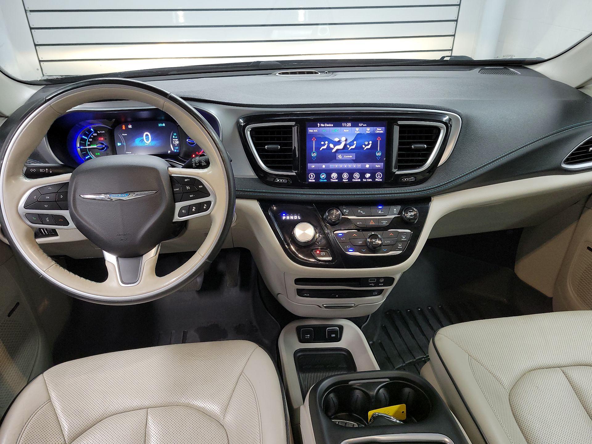 Thumbnail: 2019 Chrysler Pacifica - 9