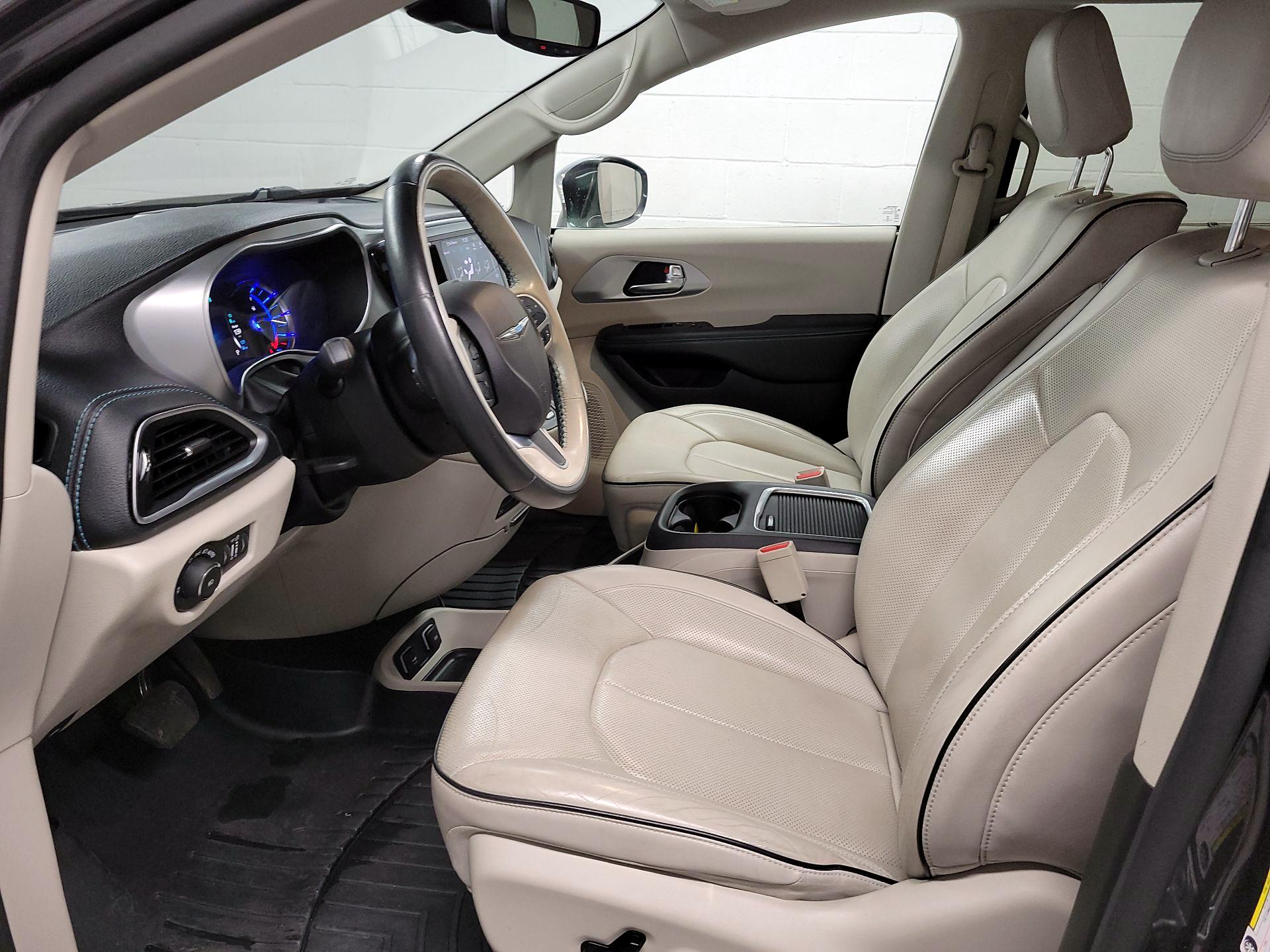 Thumbnail: 2019 Chrysler Pacifica - 11