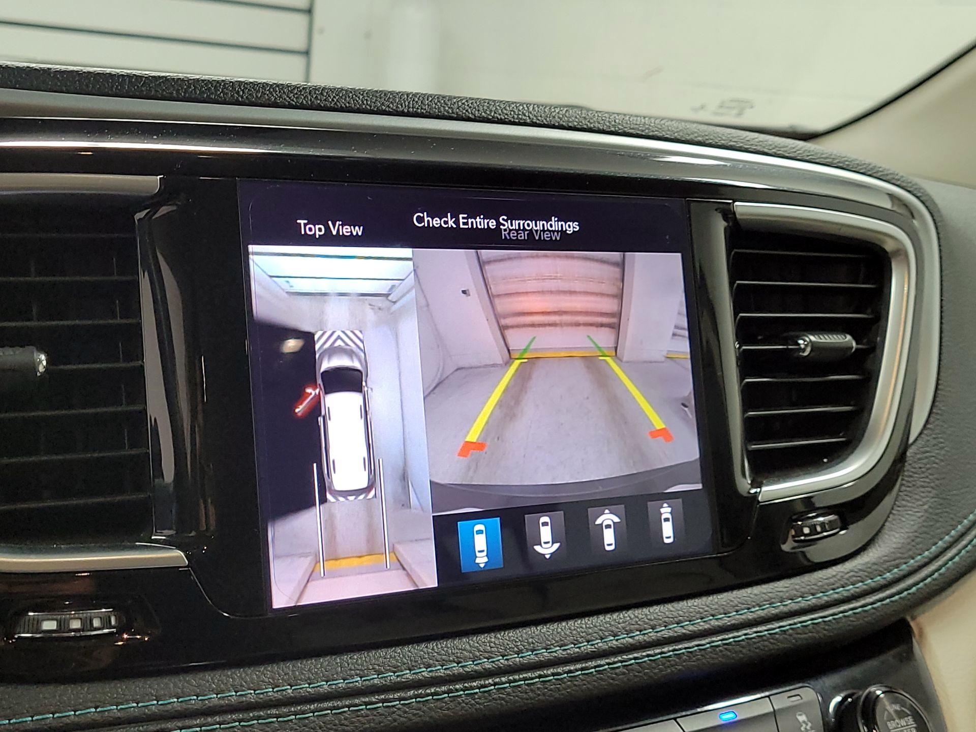 Thumbnail: 2019 Chrysler Pacifica - 14
