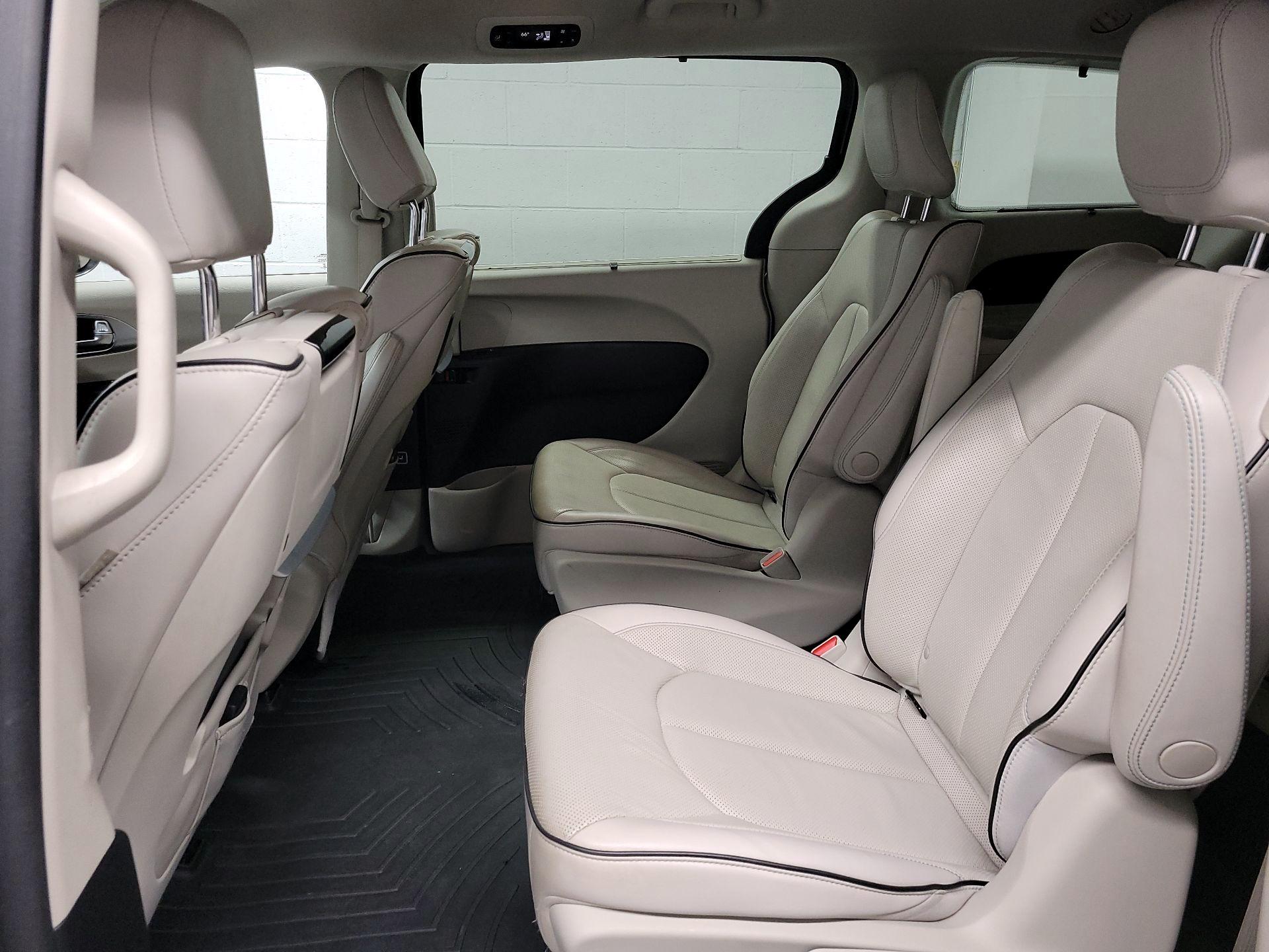 Thumbnail: 2019 Chrysler Pacifica - 18