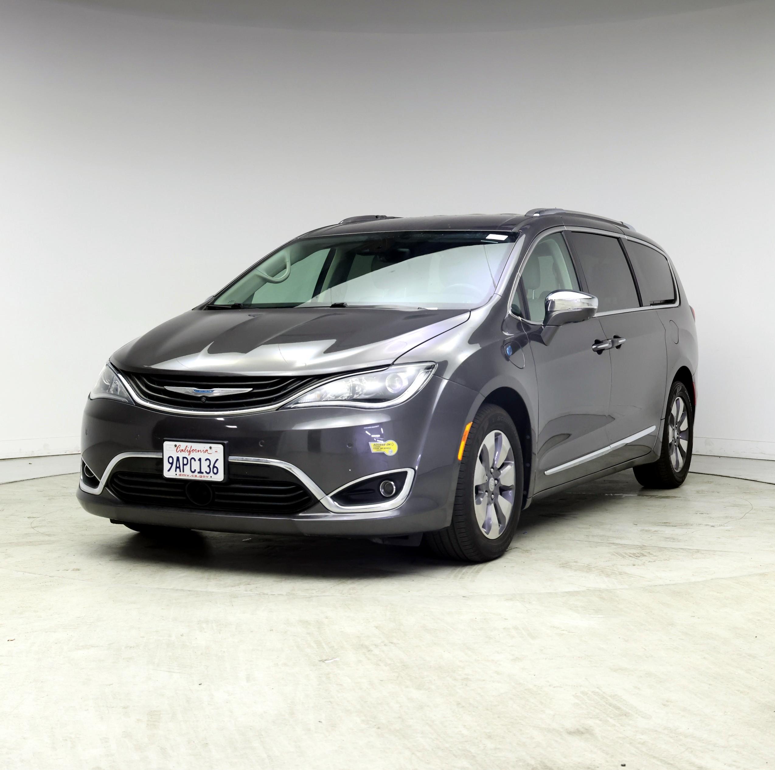 Thumbnail: 2019 Chrysler Pacifica - 4