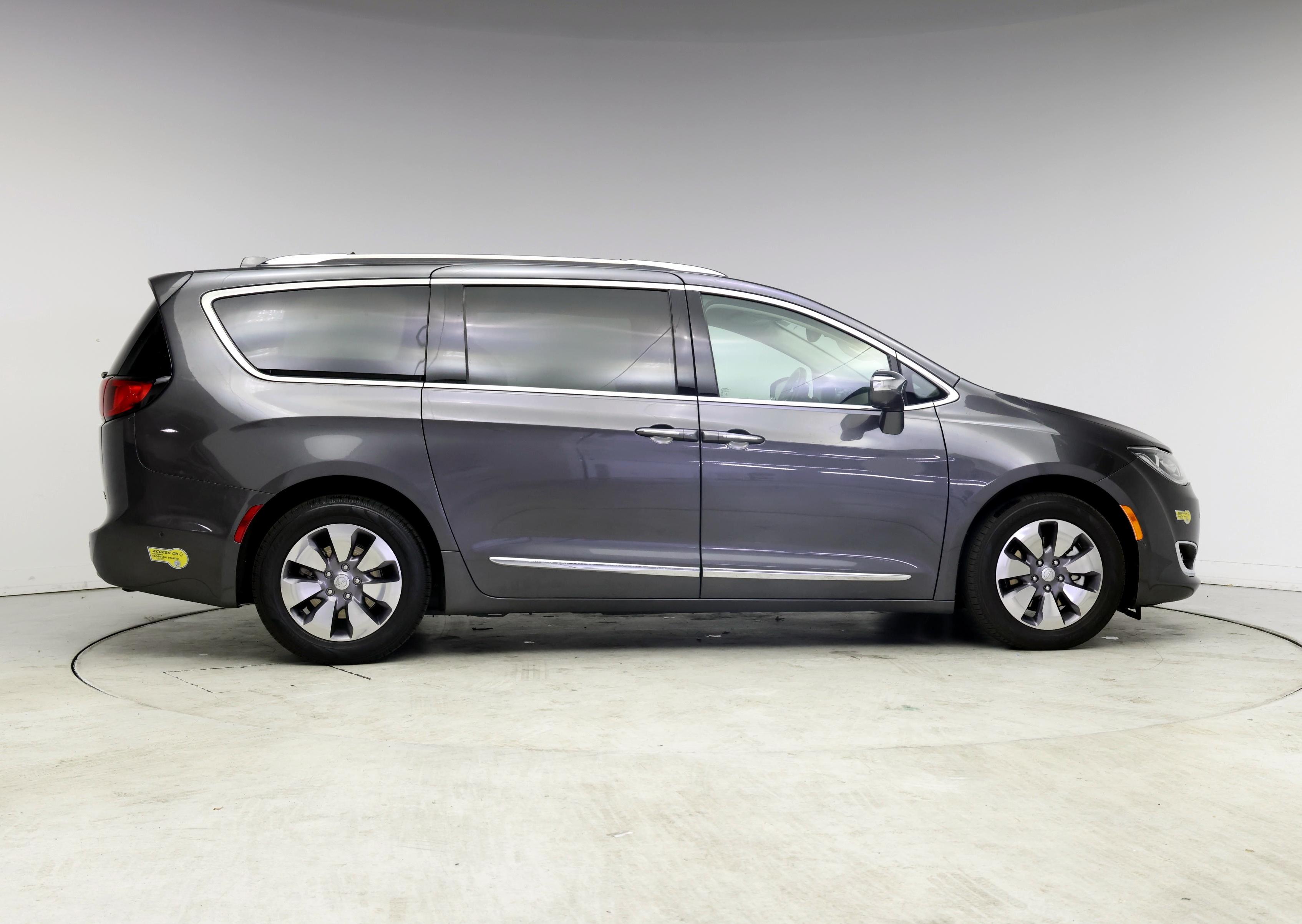 Thumbnail: 2019 Chrysler Pacifica - 7