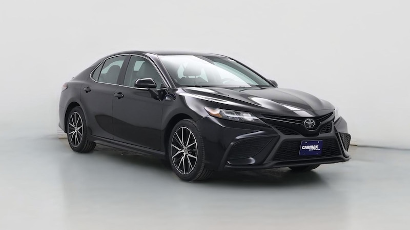 2022 Toyota Camry SE Hero Image