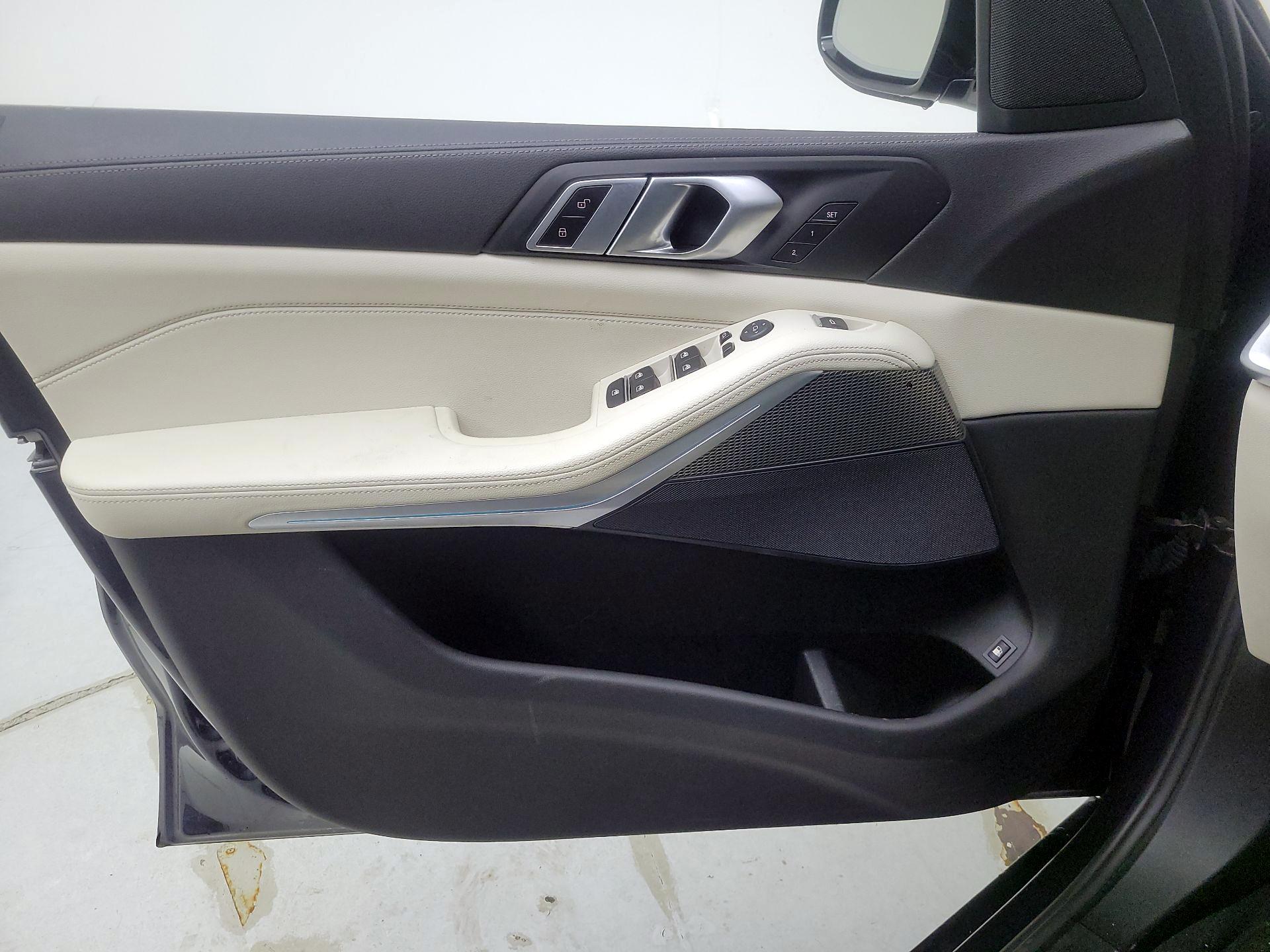 Thumbnail: 2022 BMW X5 - 12