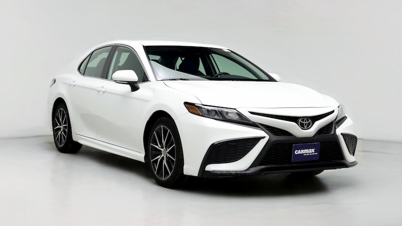 2022 Toyota Camry SE Hero Image