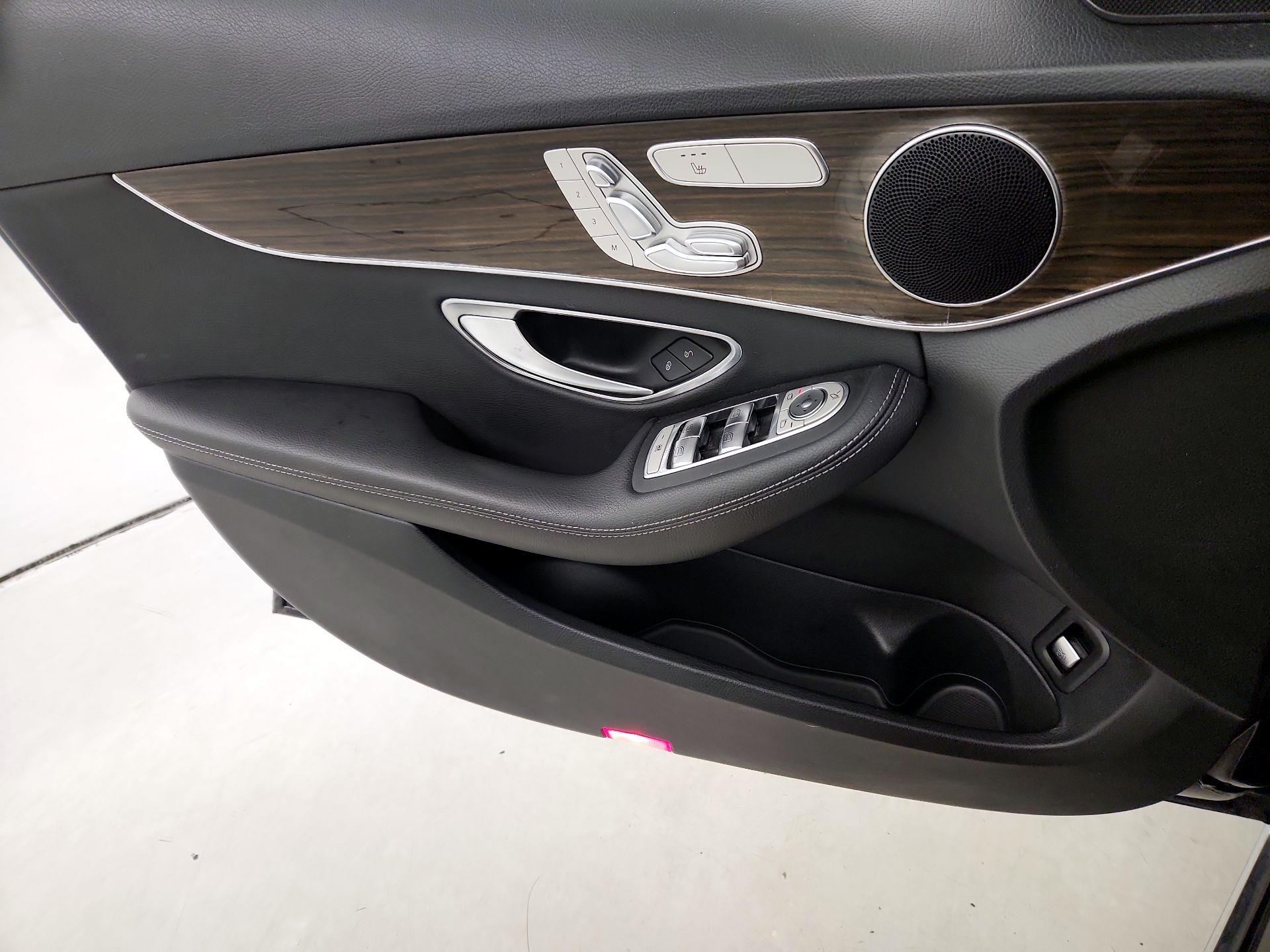 Thumbnail: 2020 Mercedes-Benz C-Class - 12