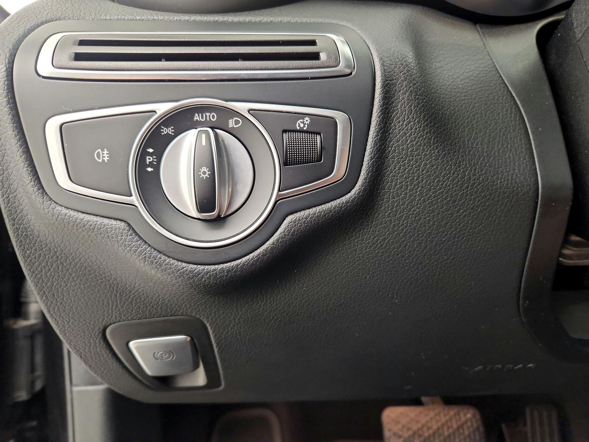 Thumbnail: 2020 Mercedes-Benz C-Class - 13