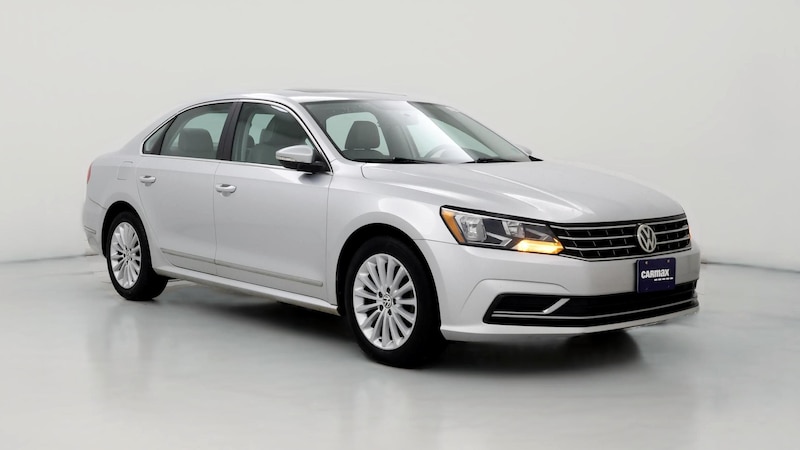 2016 Volkswagen Passat SE Hero Image