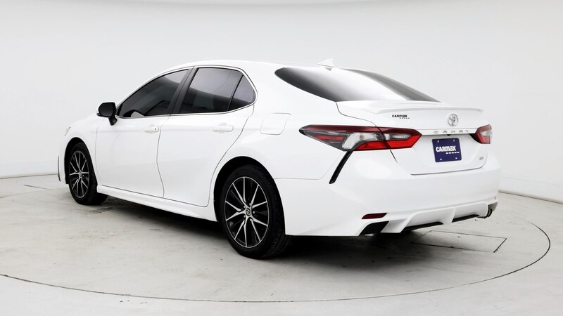 2022 Toyota Camry SE 2