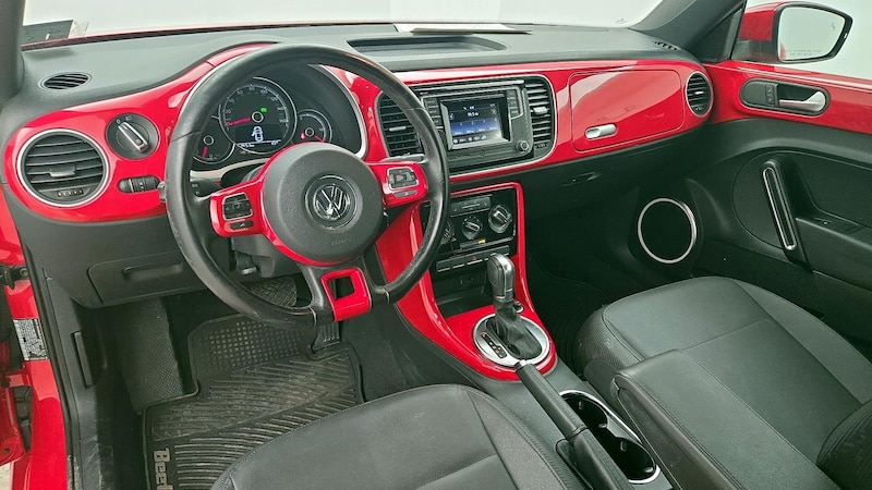 2019 Volkswagen Beetle SE 9