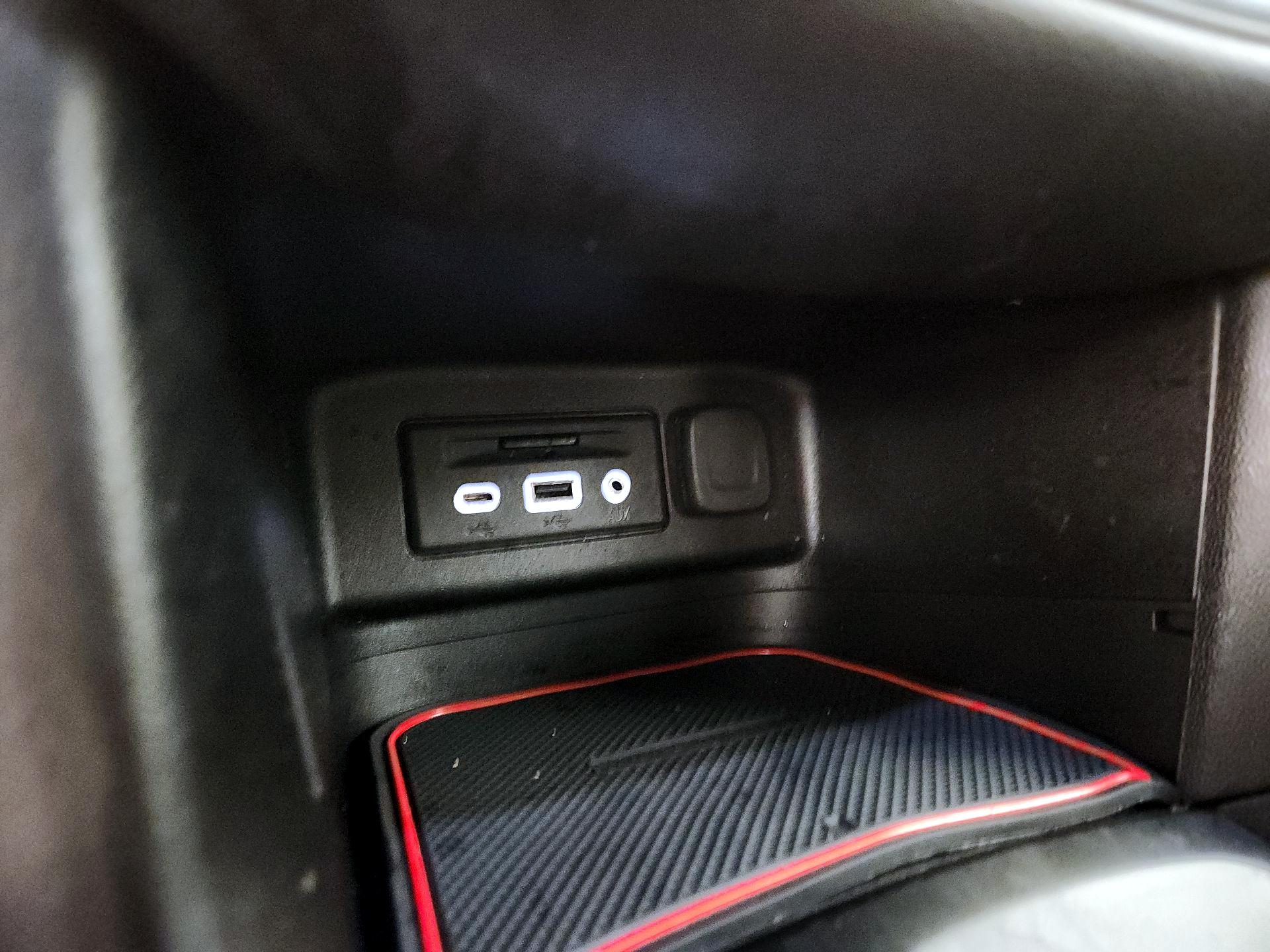 Thumbnail: 2019 Chevrolet Equinox - 19