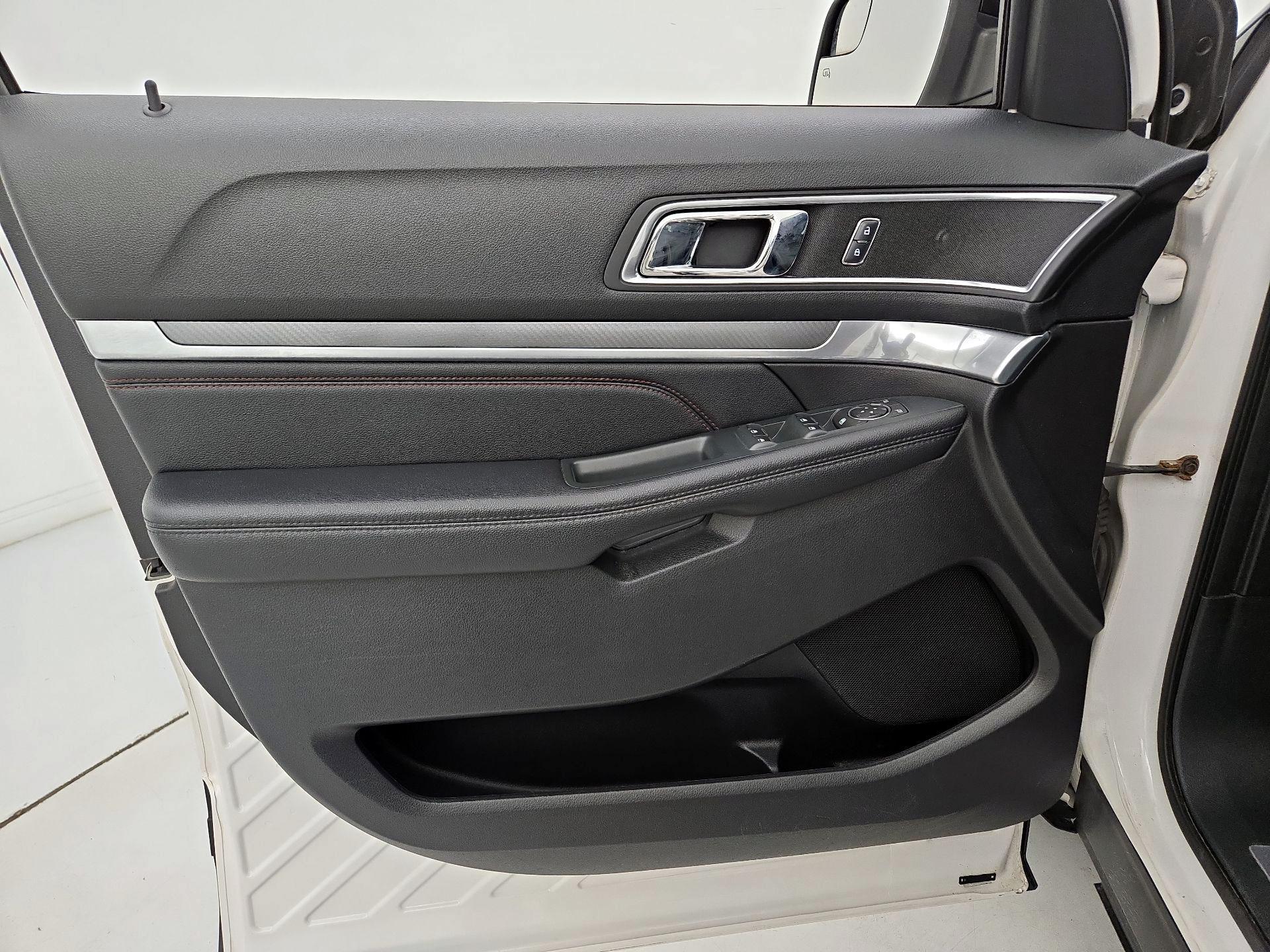 Thumbnail: 2018 Ford Explorer - 12