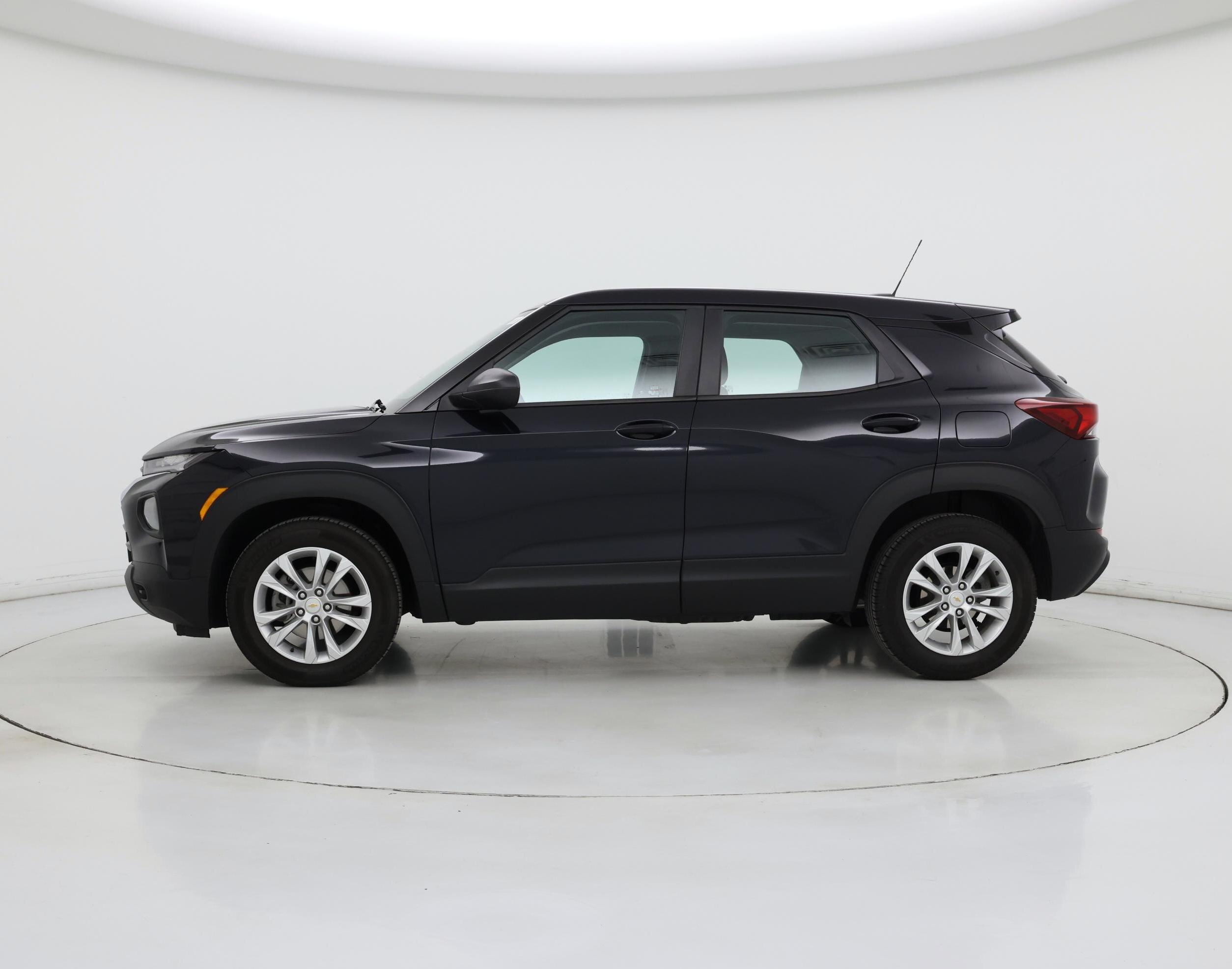 Thumbnail: 2021 Chevrolet TrailBlazer - 3