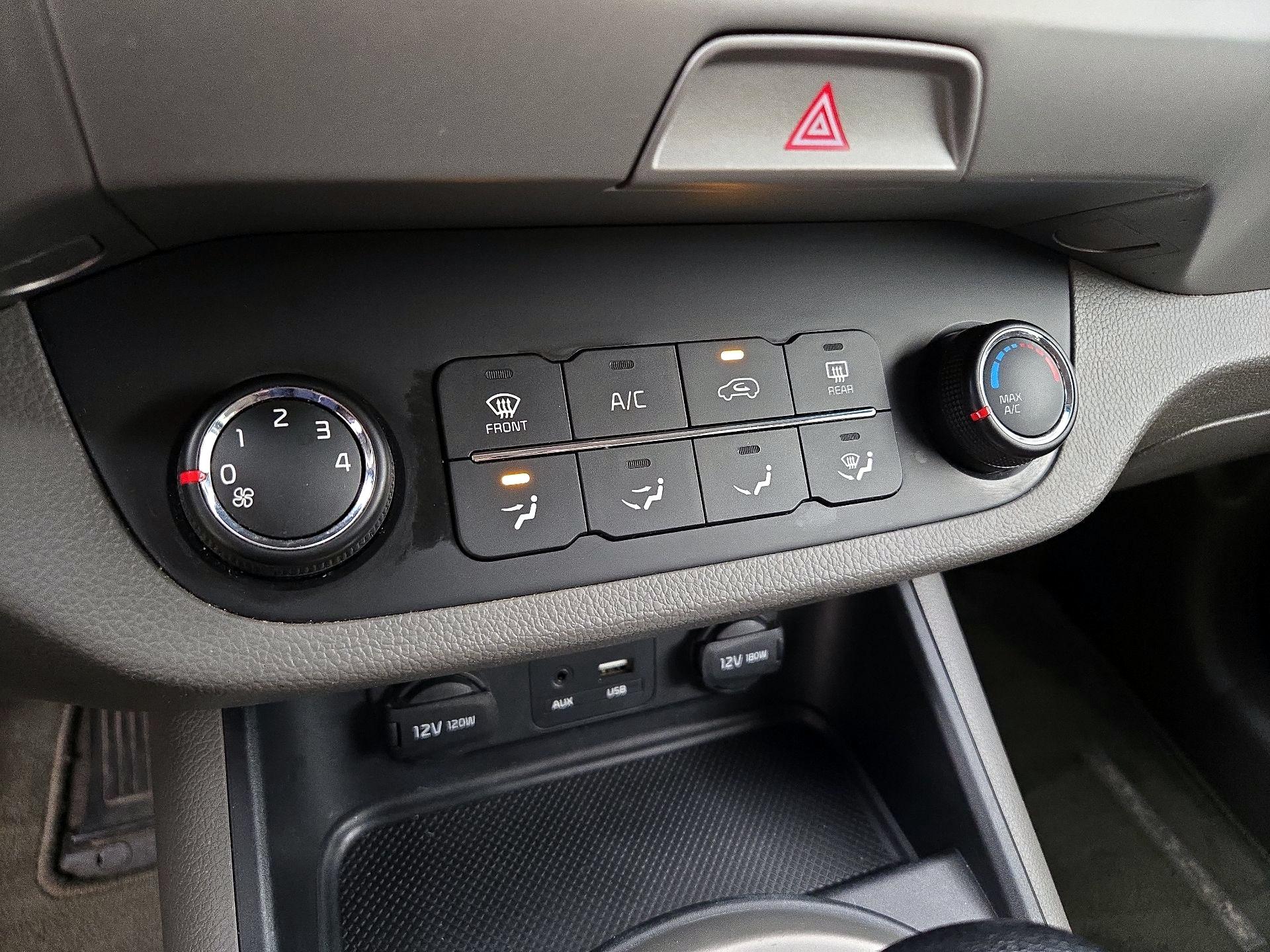 Thumbnail: 2015 Kia Sportage - 15