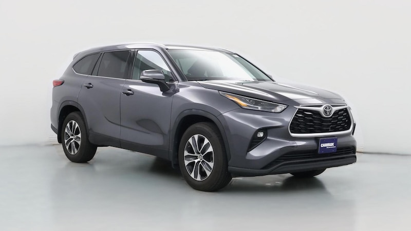 2022 Toyota Highlander XLE Hero Image