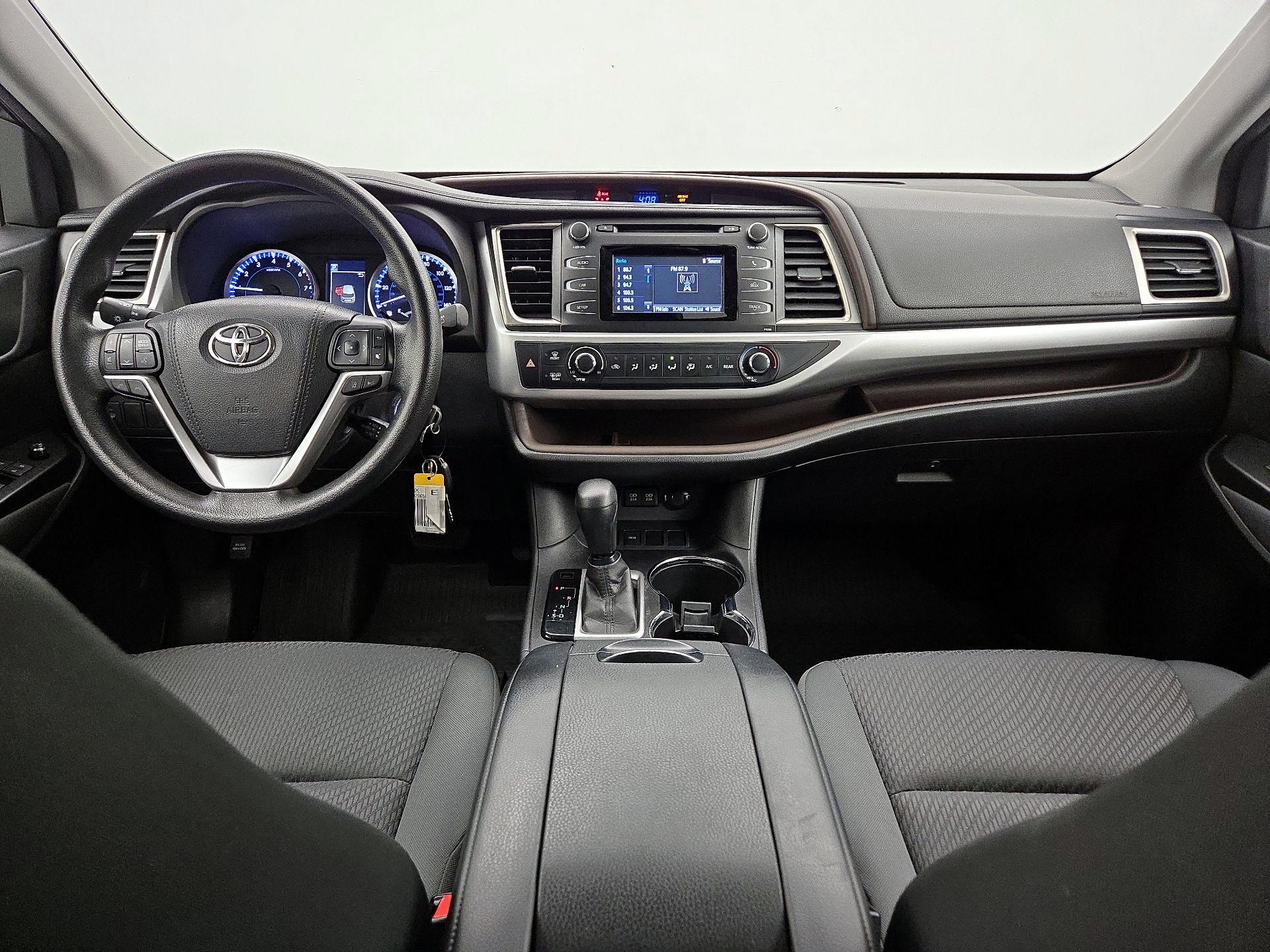 Thumbnail: 2017 Toyota Highlander - 9
