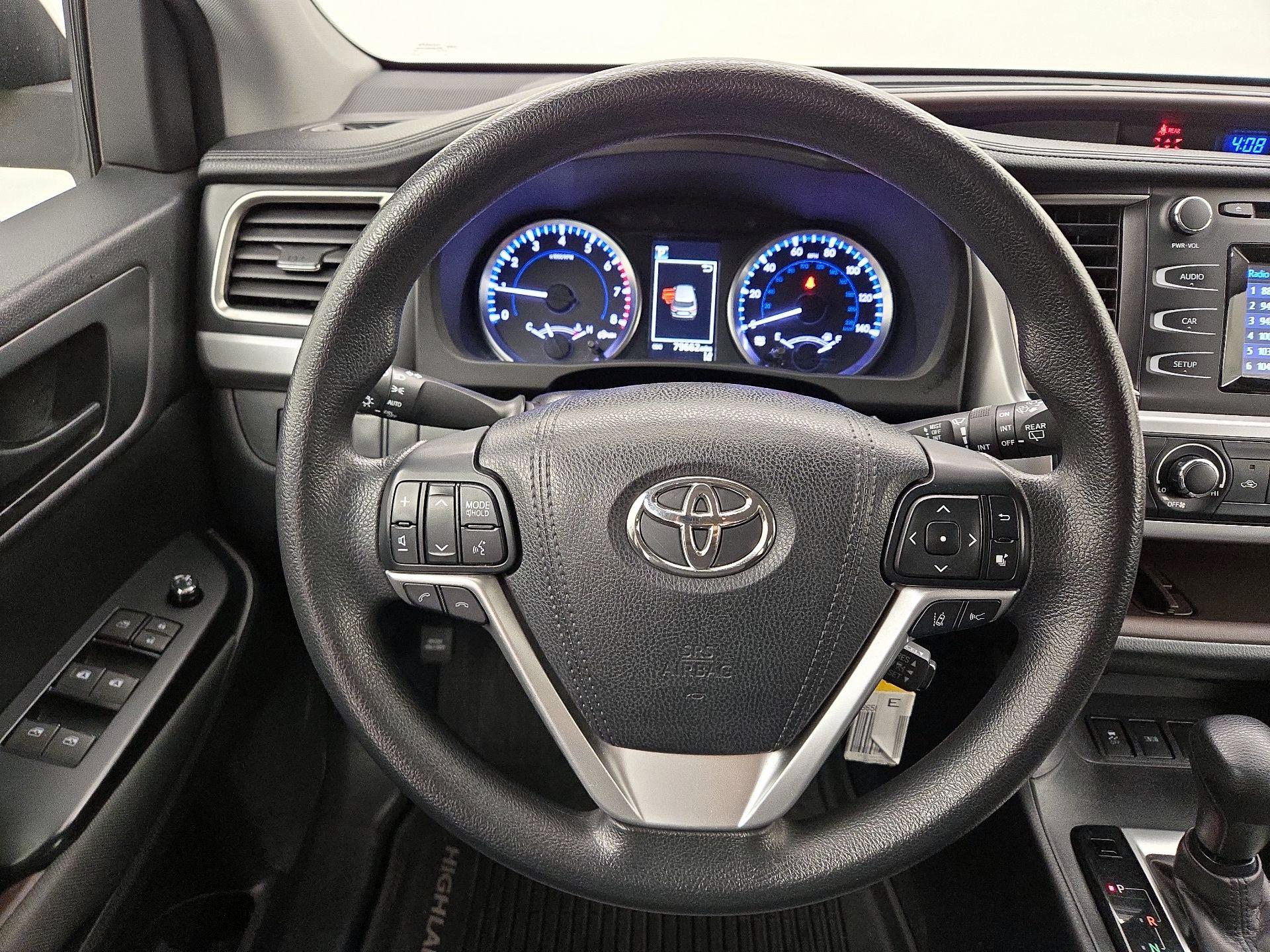 Thumbnail: 2017 Toyota Highlander - 10