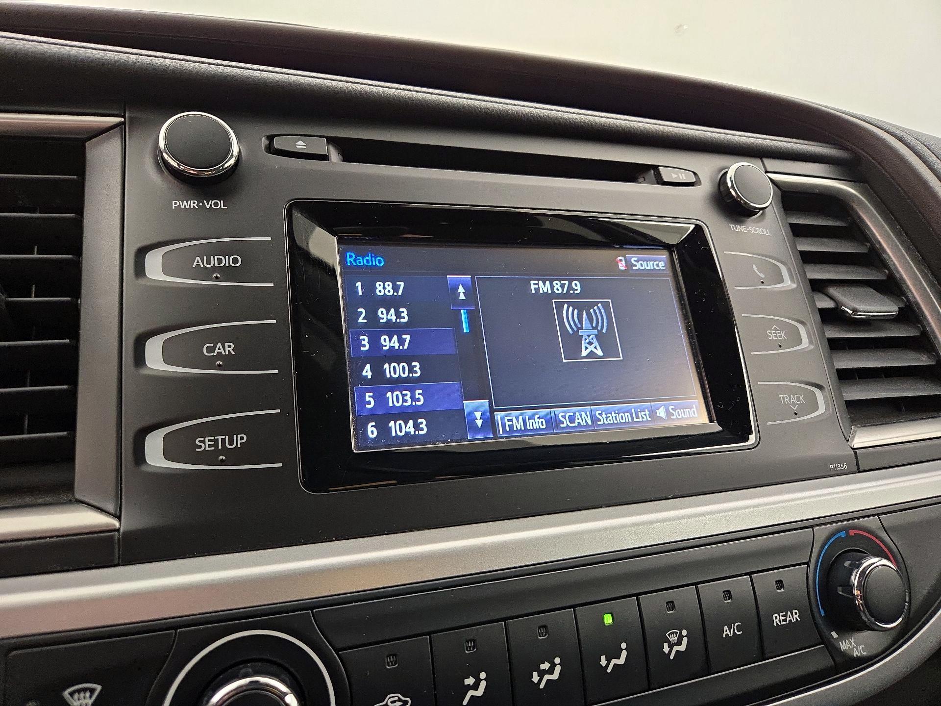 Thumbnail: 2017 Toyota Highlander - 15