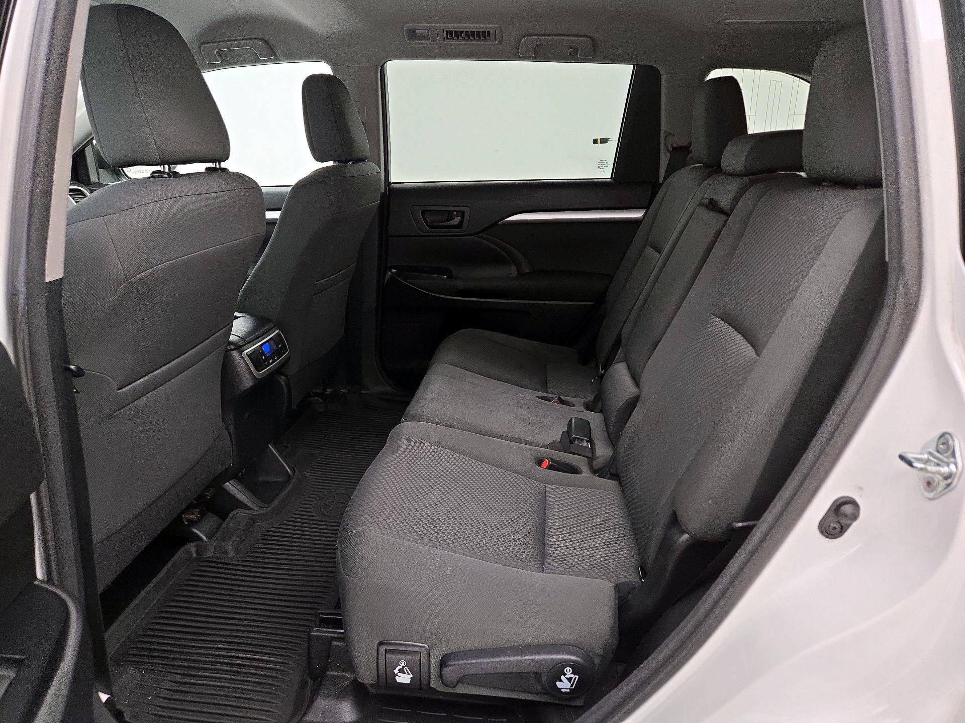 Thumbnail: 2017 Toyota Highlander - 19